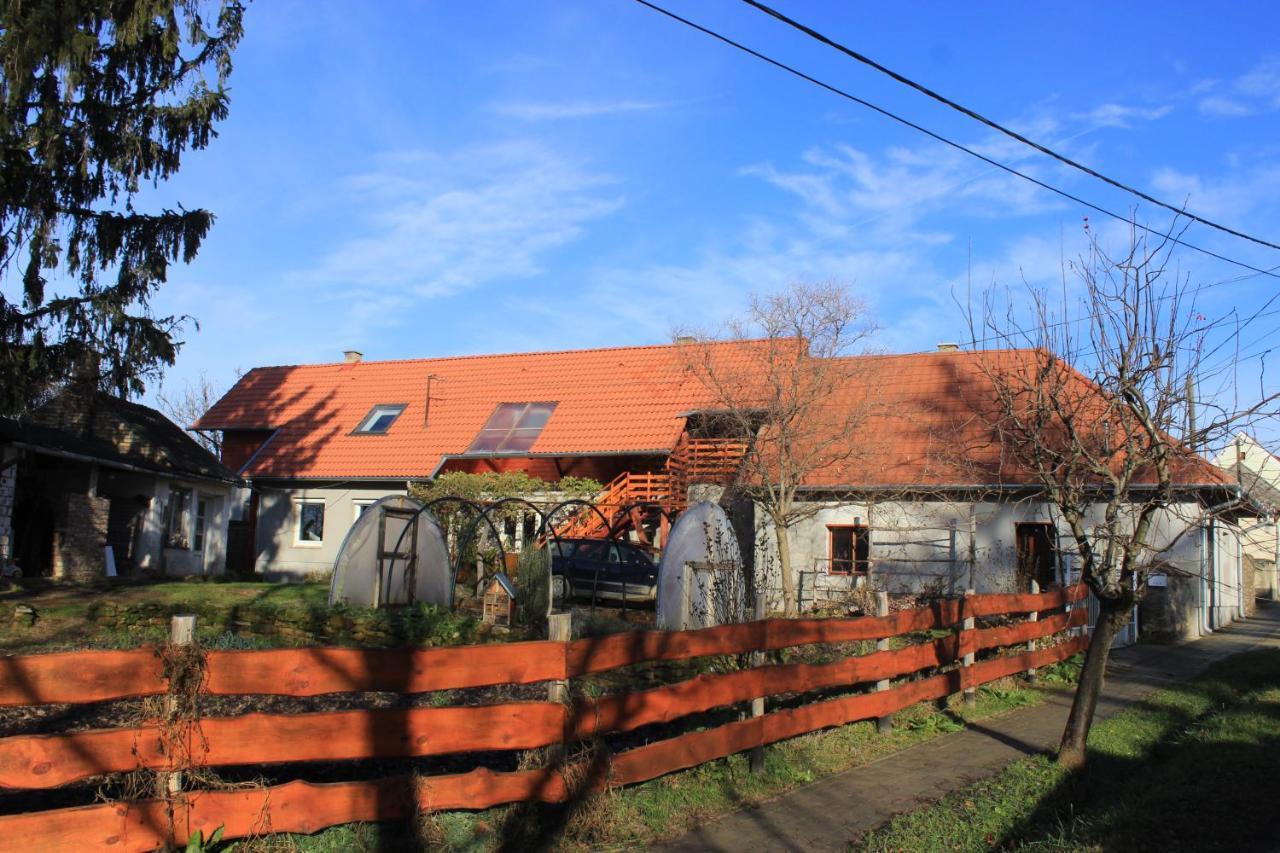 A Kert Apartman Rezi Экстерьер фото